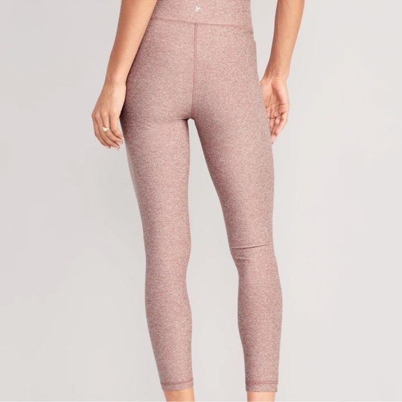 NWT OLD NAVY Extra High-Waisted Cloud+ 7/8 Leggings: Color: WoodroseLARGE - Picture 2 of 7
